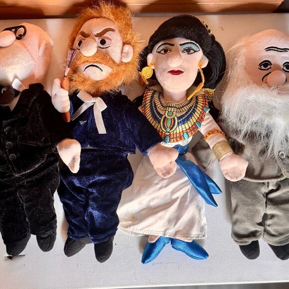 Historical Icons in Plush Form – Freud’s Couch Not Included - Picture 4 of 5
